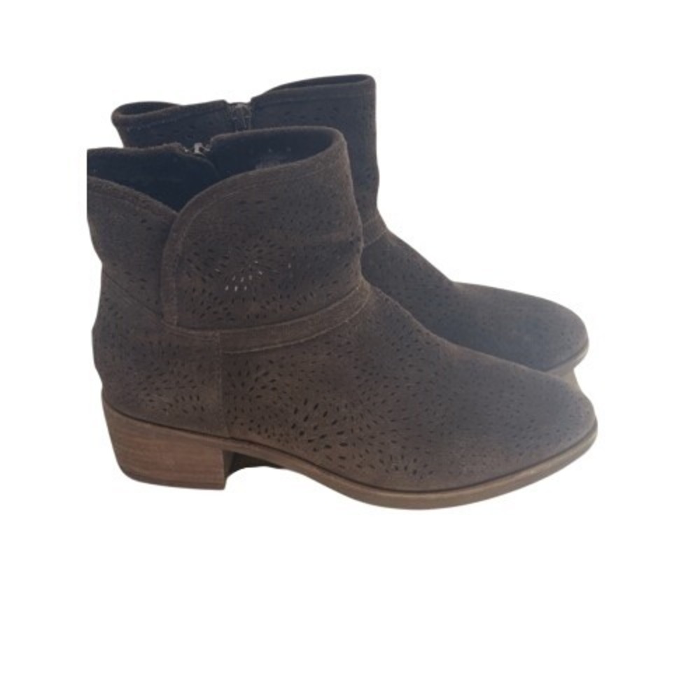 UGG Boots Booties Ankle Darling Perforated Suede Women‎ Size 7 Brown